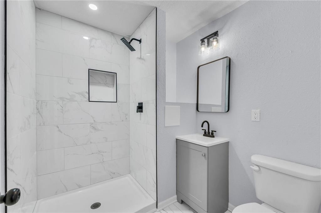 242 S Terrace Avenue — photo 18
