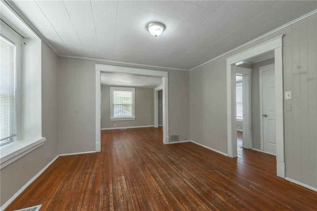 1900 Kensington Avenue — photo 12
