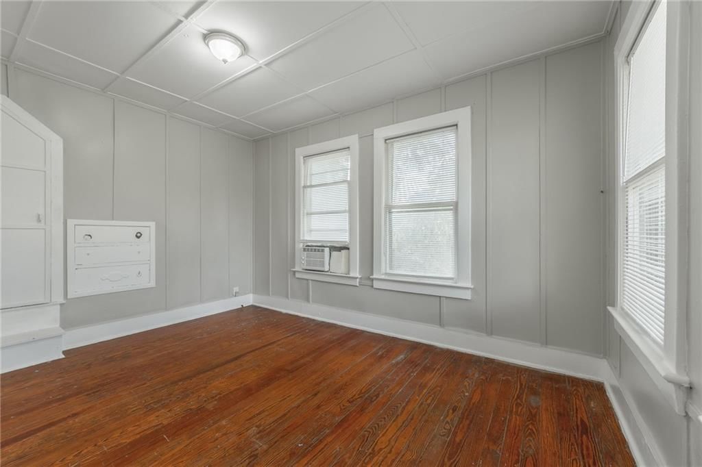 1900 Kensington Avenue — photo 13