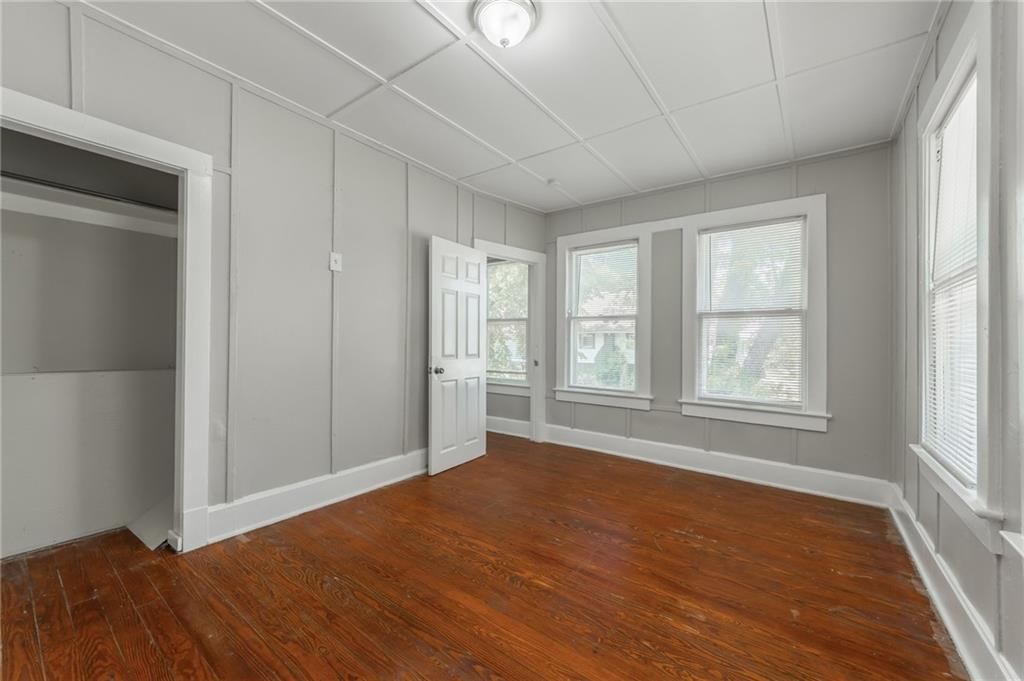 1900 Kensington Avenue — photo 14