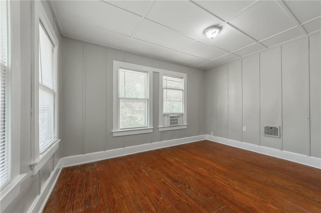 1900 Kensington Avenue — photo 15