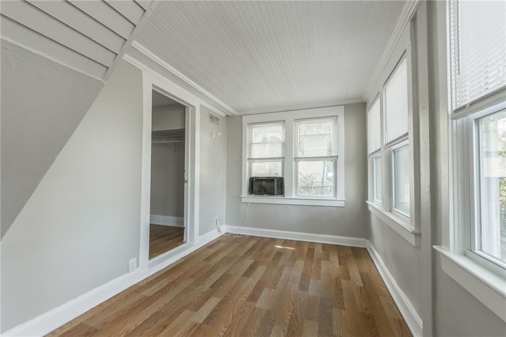 1900 Kensington Avenue — photo 17