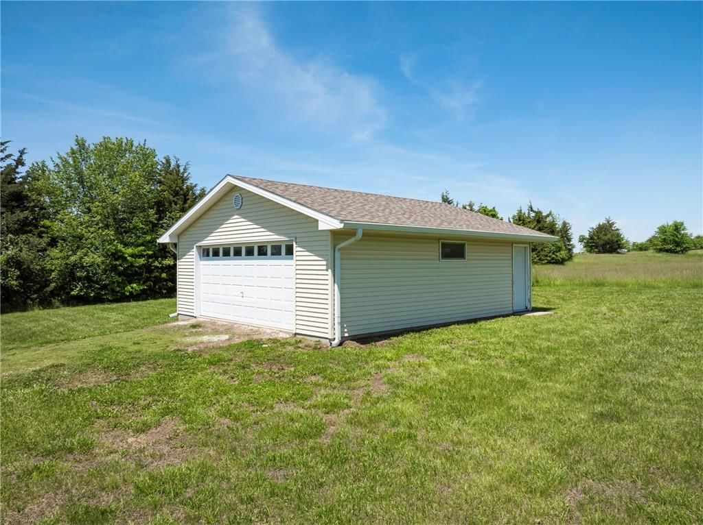 121 SW 95 + Two lots Road — photo 45