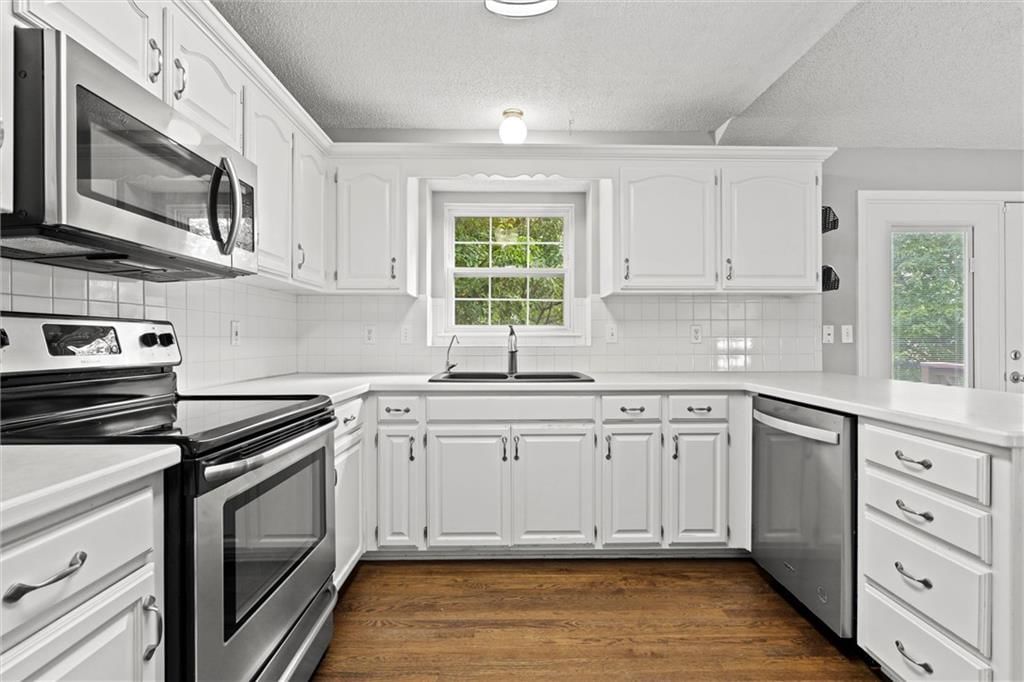 1221 NE BEACON Avenue — photo 12