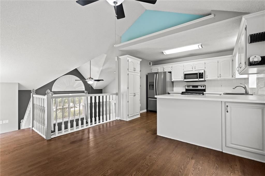 1221 NE BEACON Avenue — photo 15