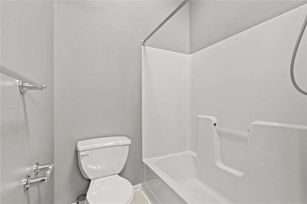 1221 NE BEACON Avenue — photo 22