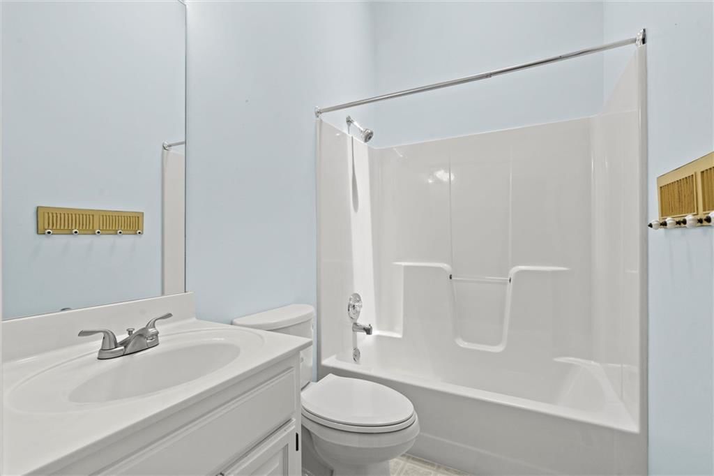 1221 NE BEACON Avenue — photo 30