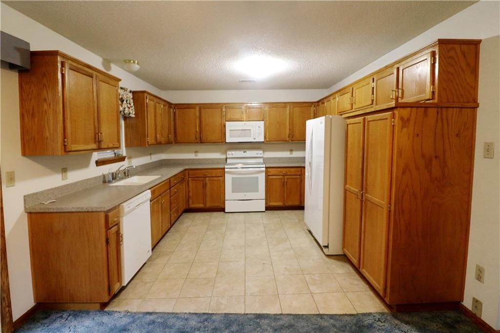 1201 Fox Run Drive — photo 4