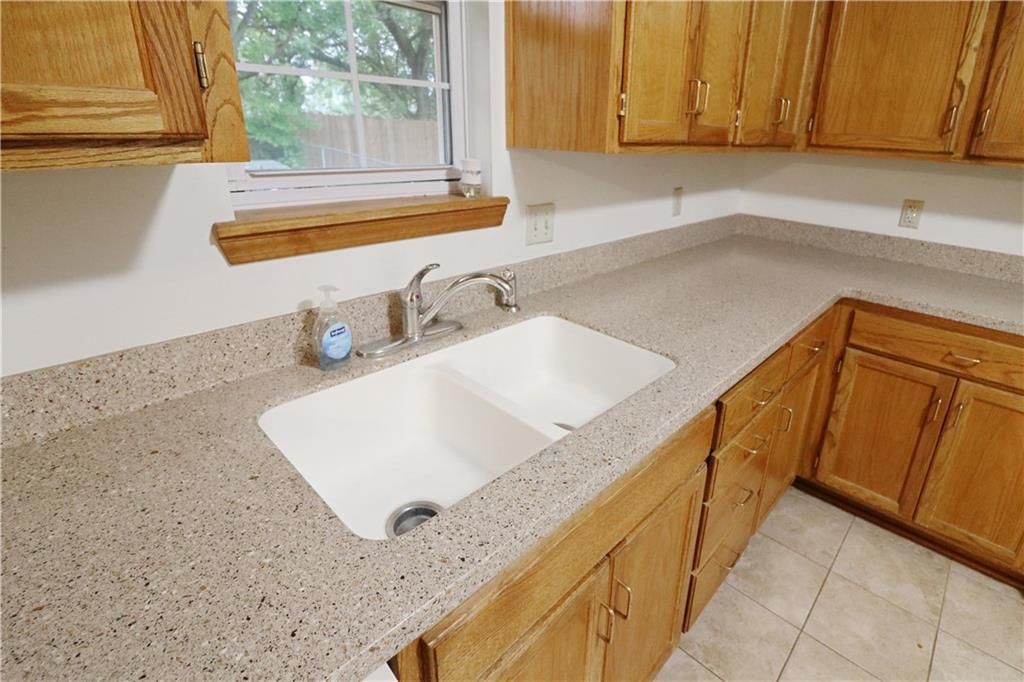 1201 Fox Run Drive — photo 5