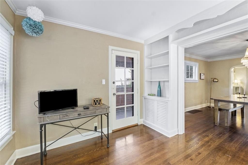 637 W 70th Terrace — photo 12