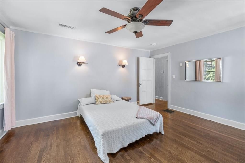 637 W 70th Terrace — photo 16