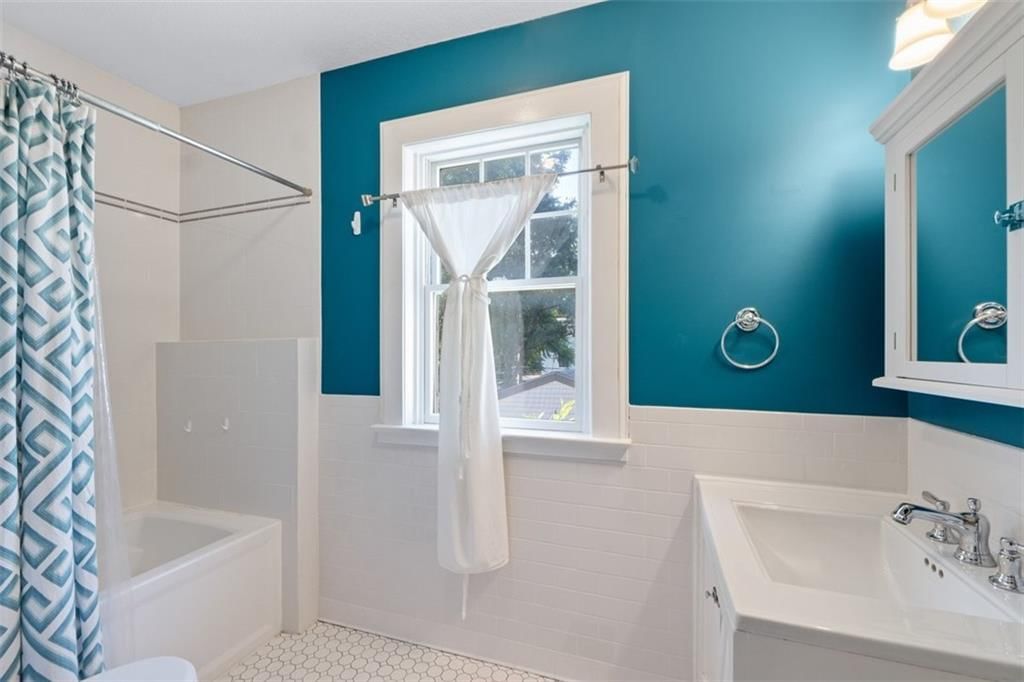 637 W 70th Terrace — photo 17