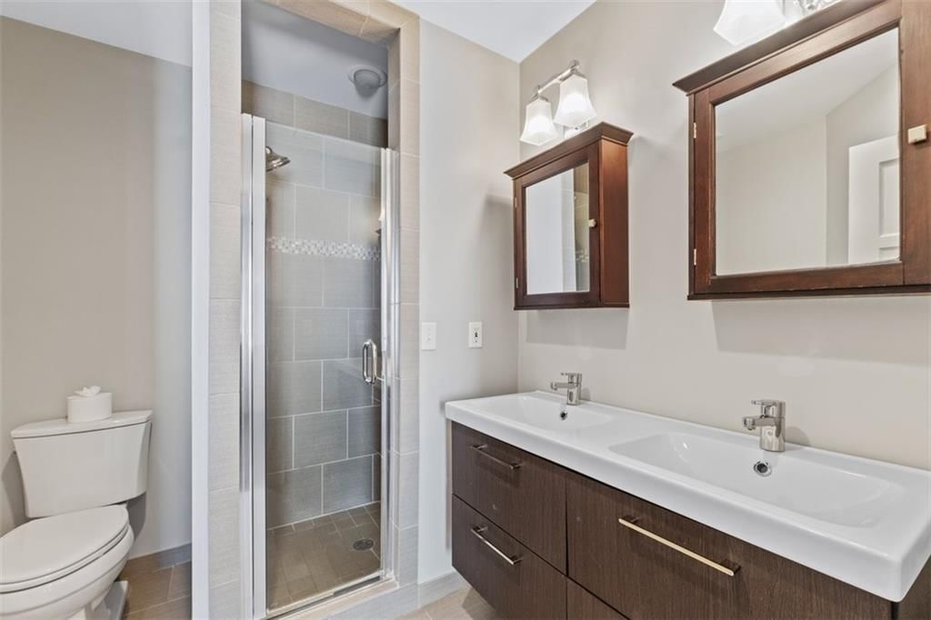 637 W 70th Terrace — photo 20