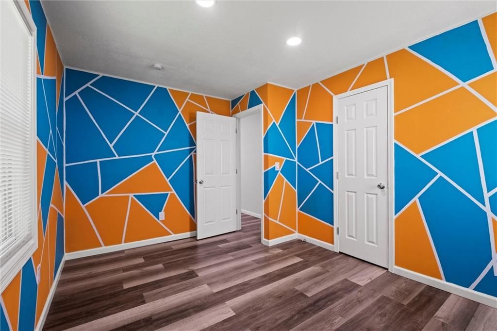 819 S Huttig Avenue — photo 17