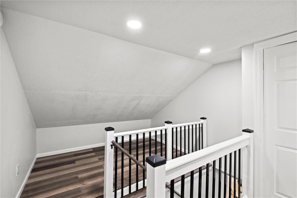 819 S Huttig Avenue — photo 19