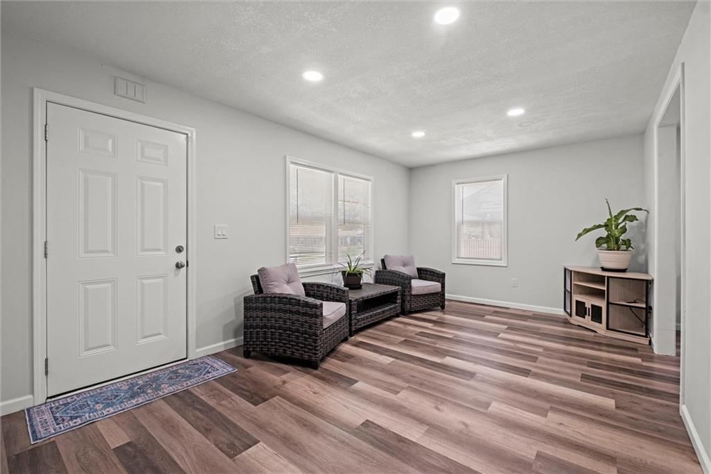 819 S Huttig Avenue — photo 6