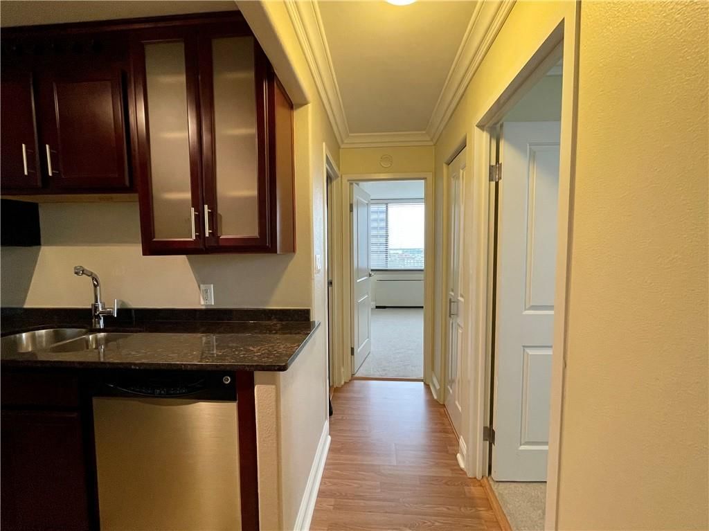 700 E 8TH Street — photo 8
