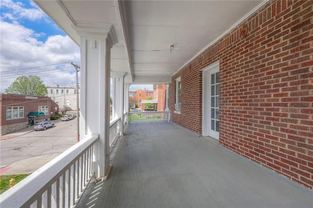 204 E Franklin Street — photo 11