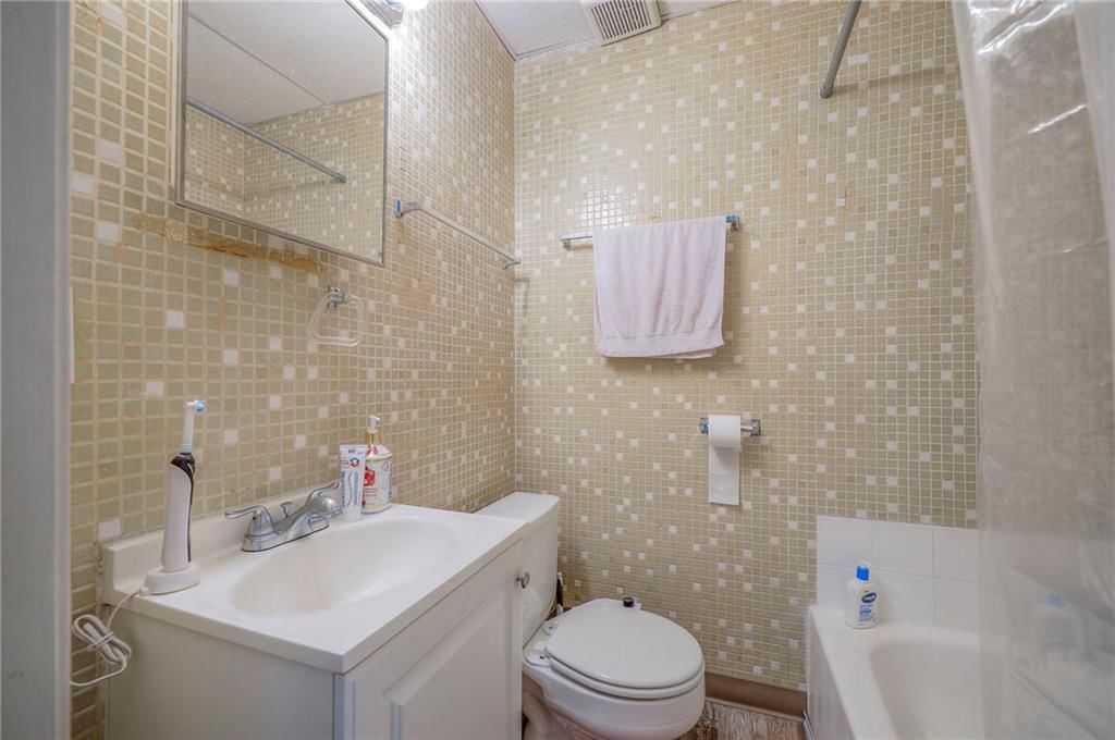 204 E Franklin Street — photo 21