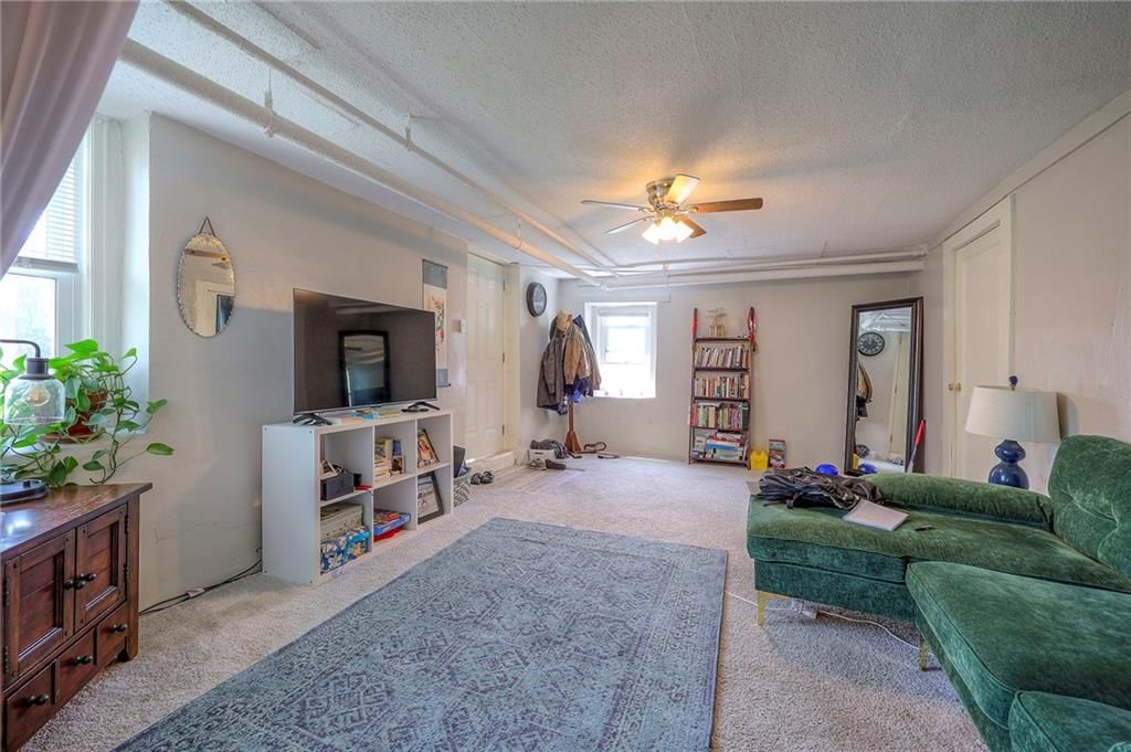 204 E Franklin Street — photo 25