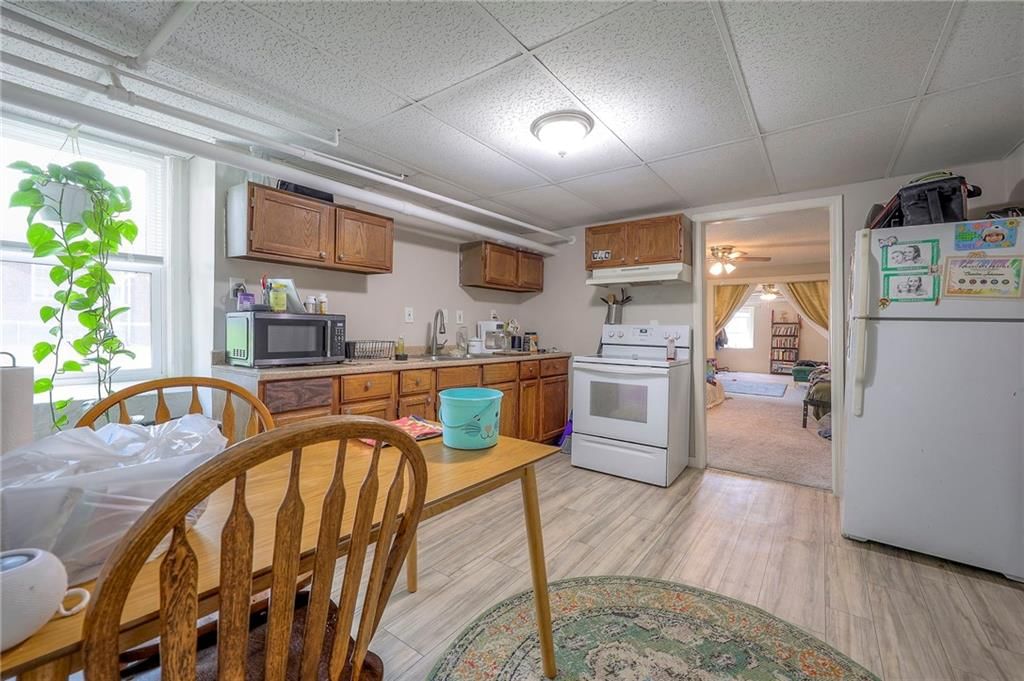 204 E Franklin Street — photo 27