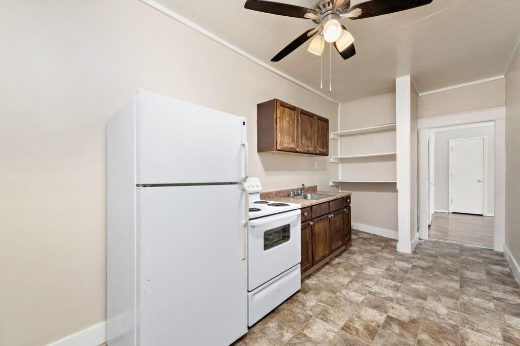 204 E Franklin Street — photo 34