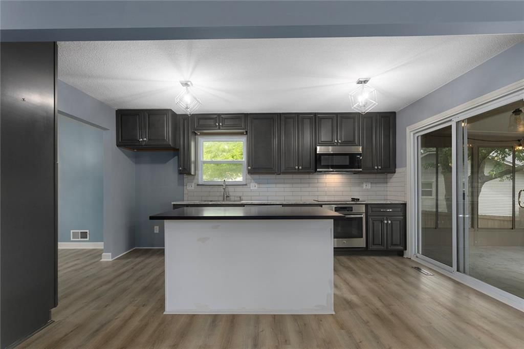 3611 NE Chapel Drive — photo 6