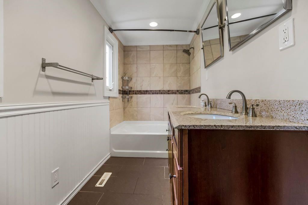 6733 Kenwood Avenue — photo 18