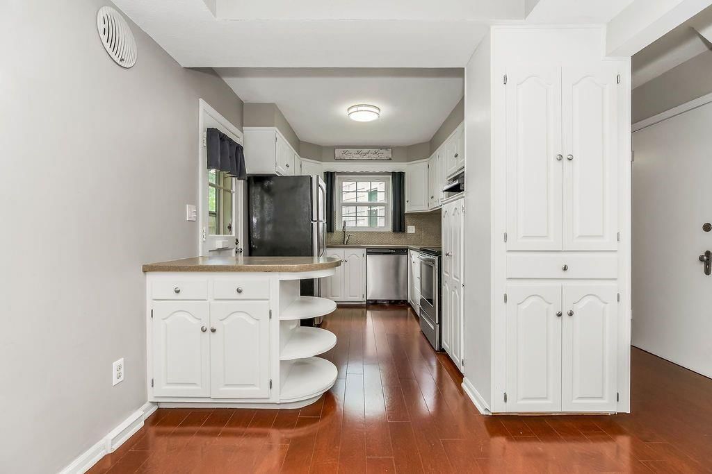 6733 Kenwood Avenue — photo 25