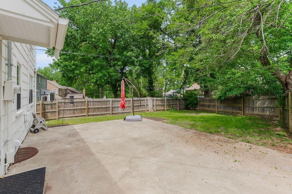 6733 Kenwood Avenue — photo 28