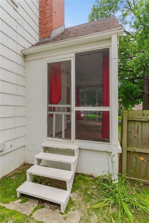 6733 Kenwood Avenue — photo 31