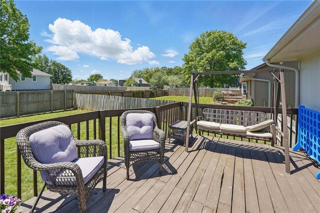 324 NW Palmer Drive — photo 34