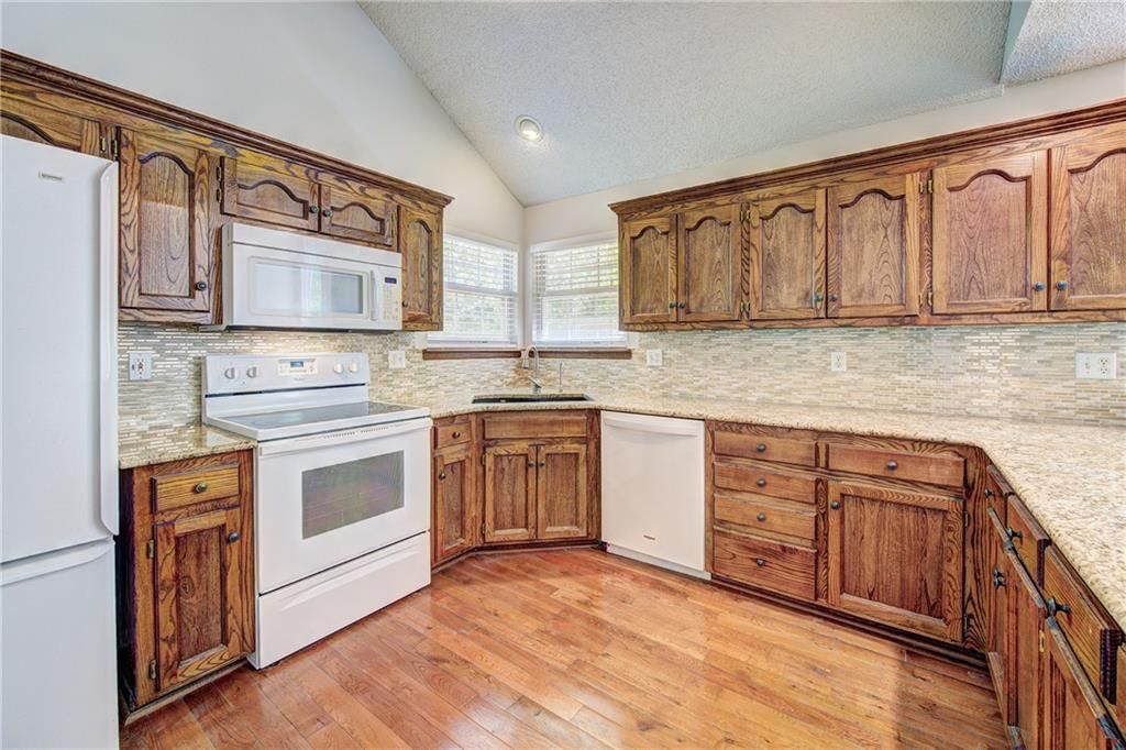 109 NW Cody Drive — photo 5
