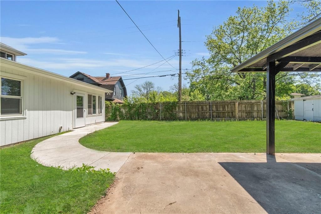 3815 E 61st Street — photo 35