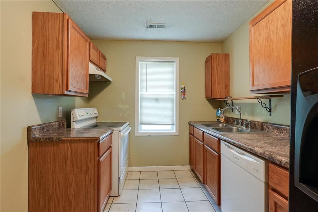 10101 E 18th Street — photo 4