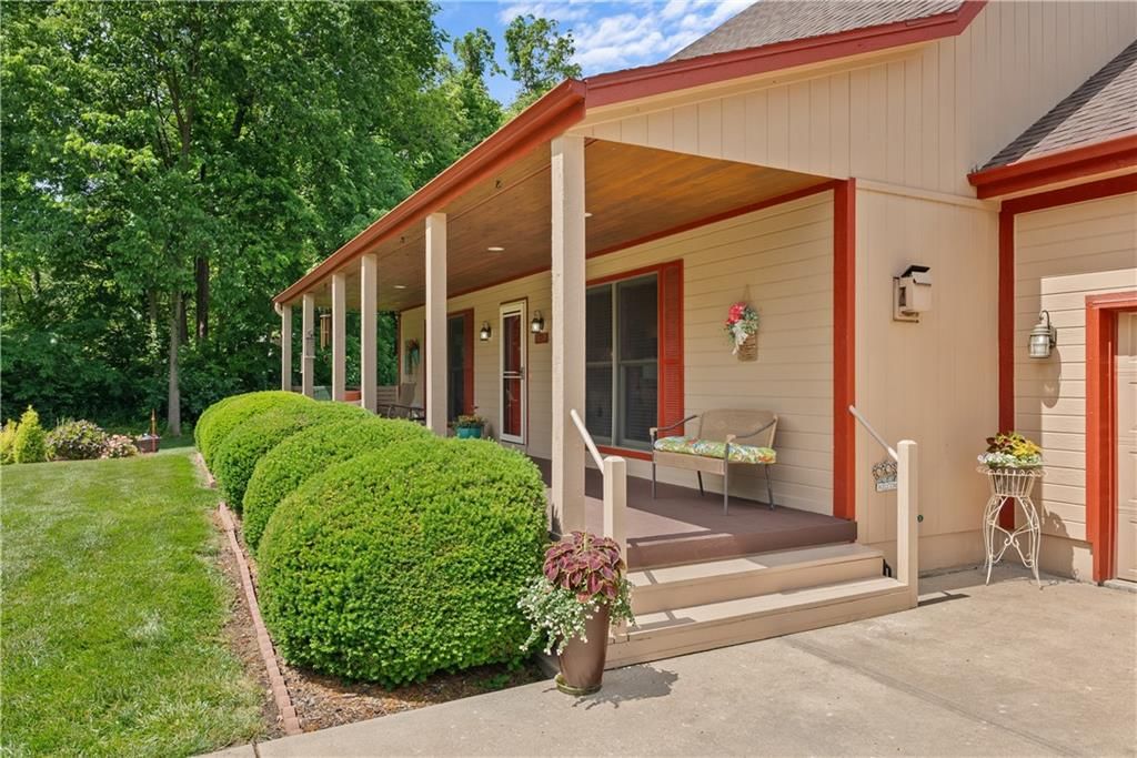 3050 S Bradford Lane — photo 9