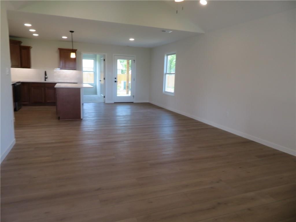 902 2ND Street — photo 3