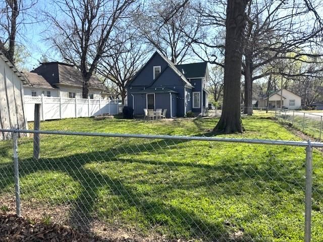 758 S Locust Street — photo 5