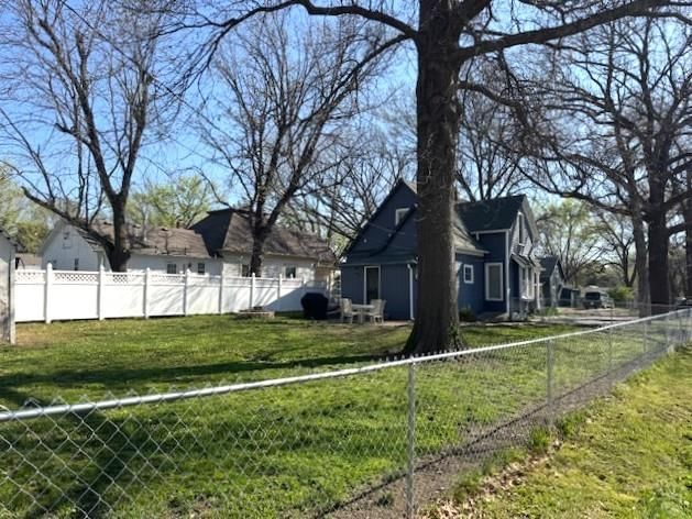 758 S Locust Street — photo 6