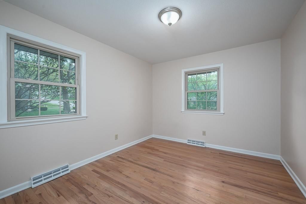 8560 Waverly Avenue — photo 15
