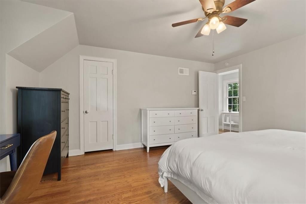 428 E 64th Terrace — photo 17