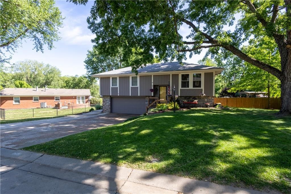 2602 Flintstone Drive — photo 2