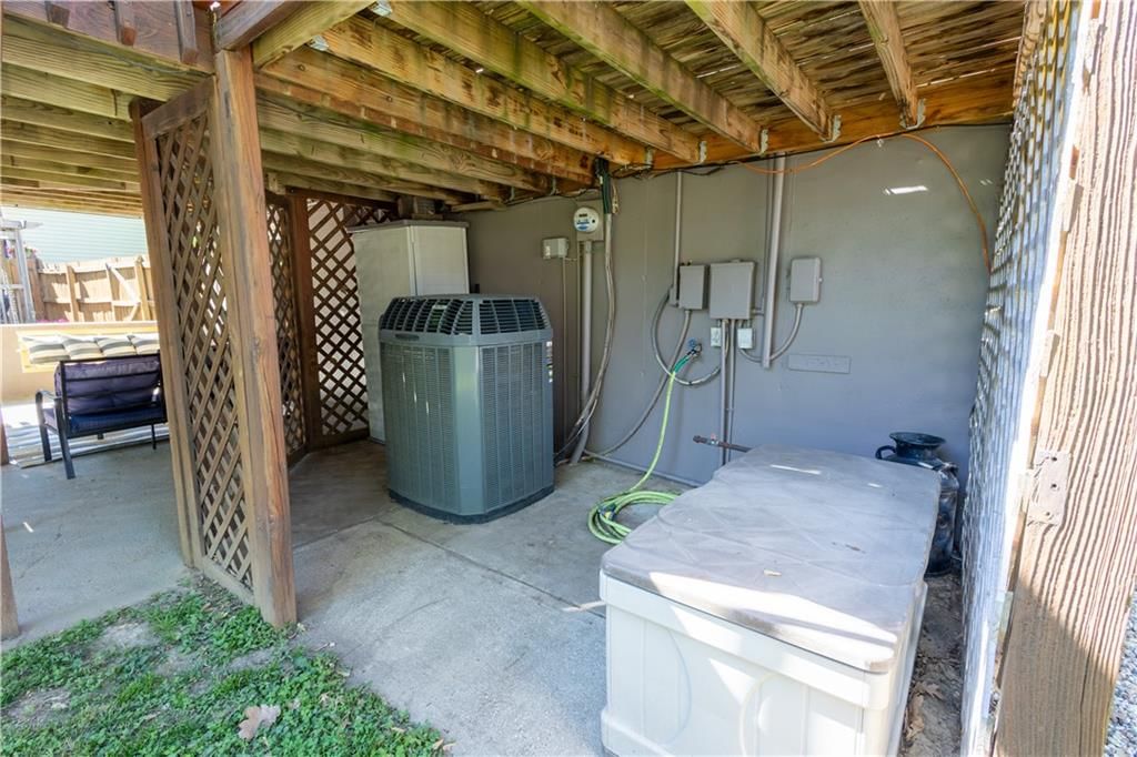 2602 Flintstone Drive — photo 17
