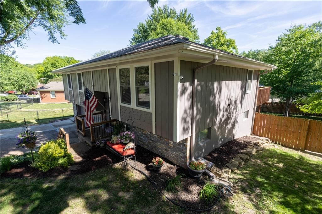 2602 Flintstone Drive — photo 6