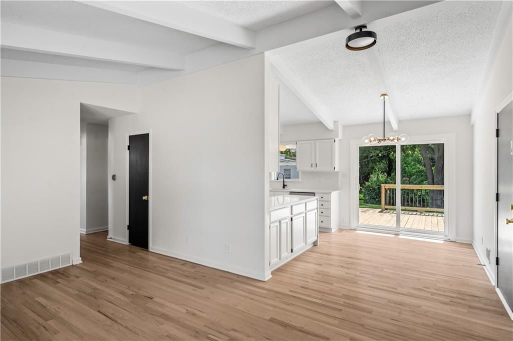 6310 N Howard Avenue — photo 12