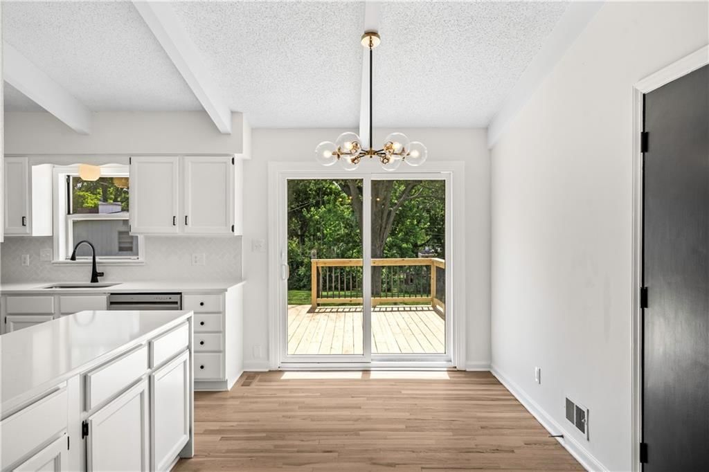 6310 N Howard Avenue — photo 13
