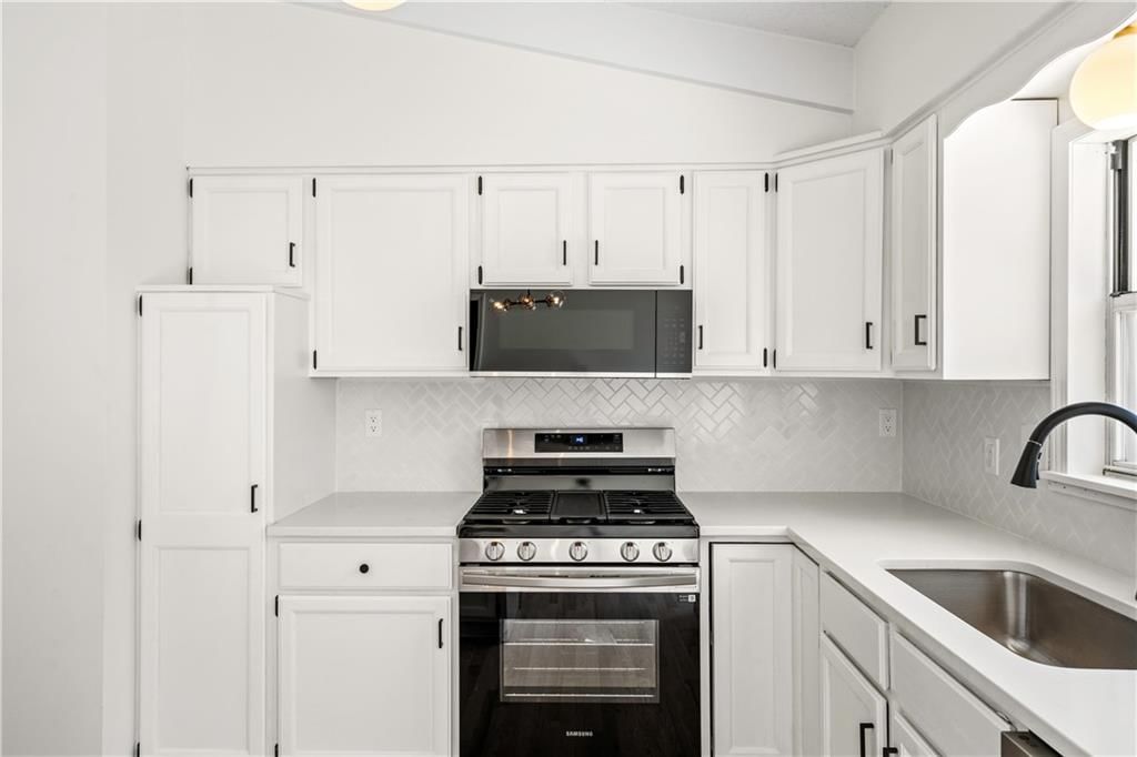 6310 N Howard Avenue — photo 16