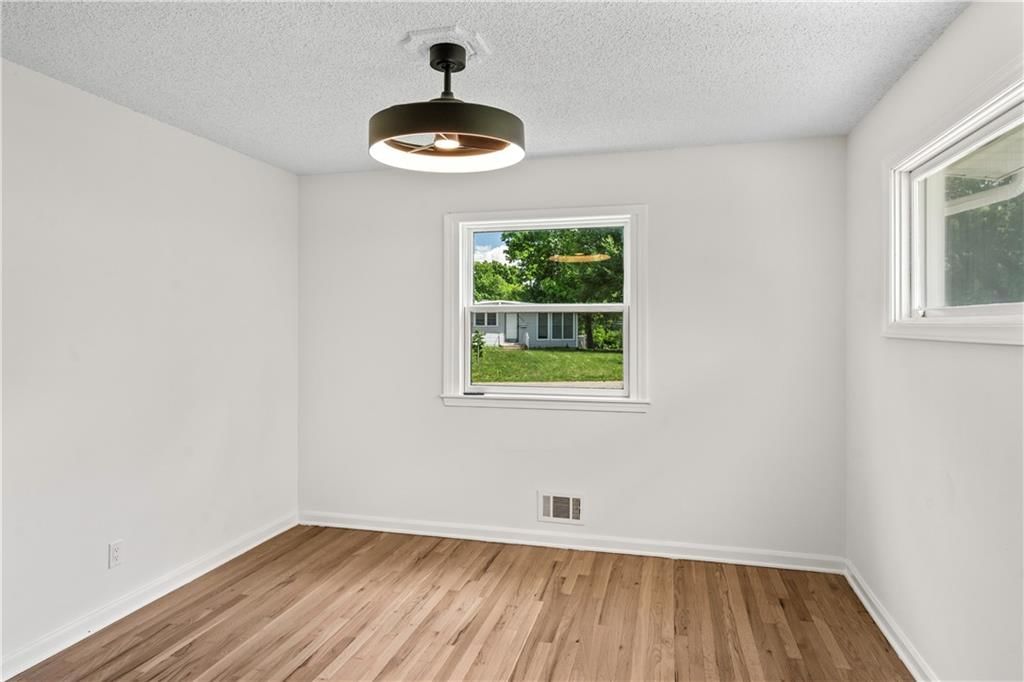 6310 N Howard Avenue — photo 18