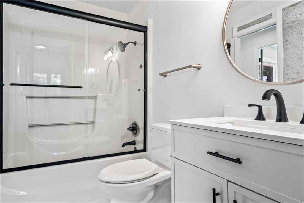 6310 N Howard Avenue — photo 24