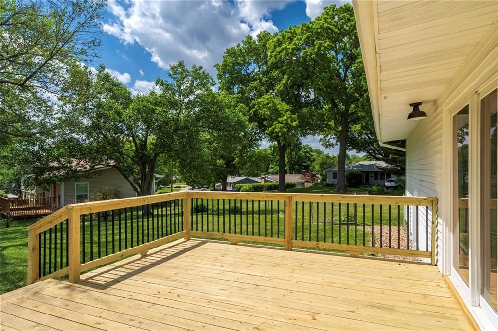 6310 N Howard Avenue — photo 31